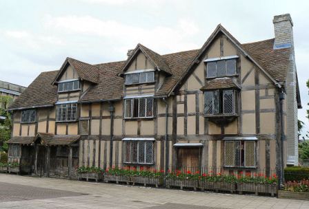 5 night walking Tour in England Stratford-upon-Avon and the Cotswold Way. Shakespeares birthplace in Stratford upon Avon.