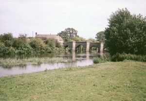 walking and hiking in england. 17 nights the Thames path at Newbridge near Oxford